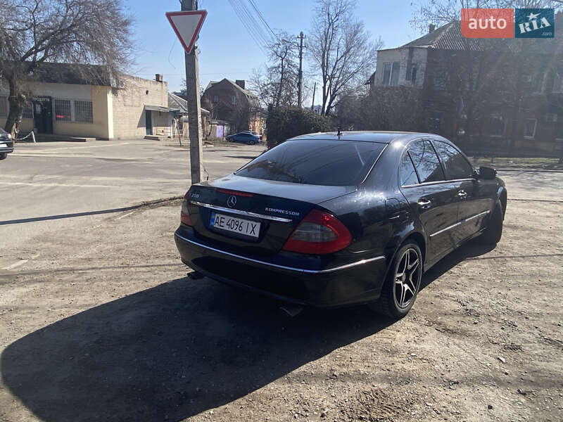 Седан Mercedes-Benz E-Class 2007 в Днепре