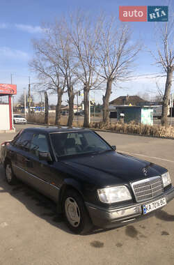 Седан Mercedes-Benz E-Class 1988 в 