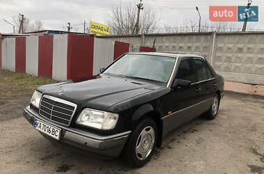 Седан Mercedes-Benz E-Class 1988 в 