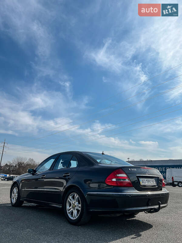Седан Mercedes-Benz E-Class 2005 в Ужгороде