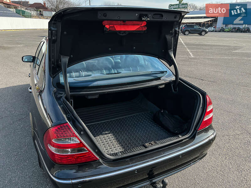 Седан Mercedes-Benz E-Class 2005 в Ужгороде