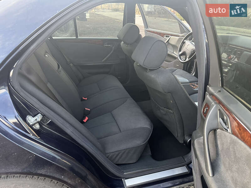 Седан Mercedes-Benz E-Class 2002 в Харькове