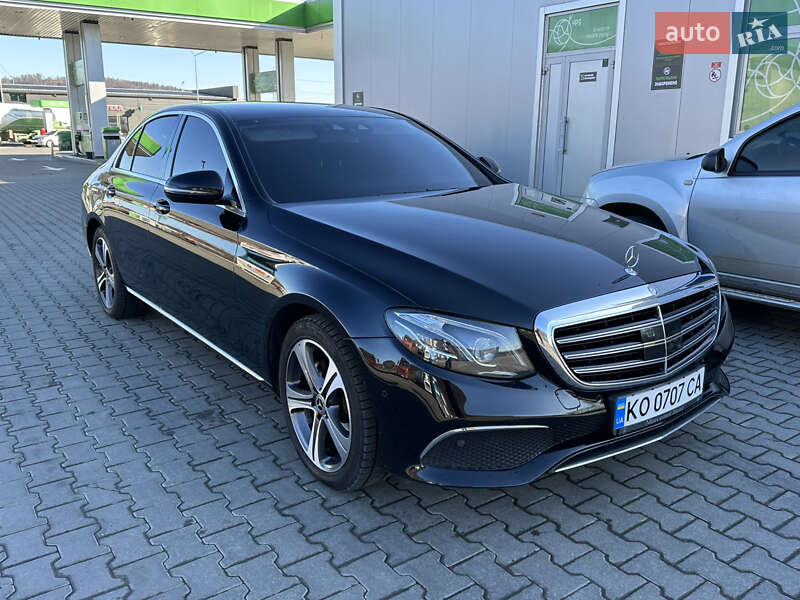 Седан Mercedes-Benz E-Class 2016 в 