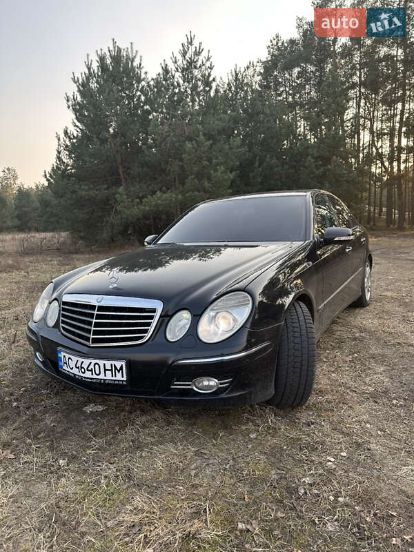 Седан Mercedes-Benz E-Class 2009 в Луцке