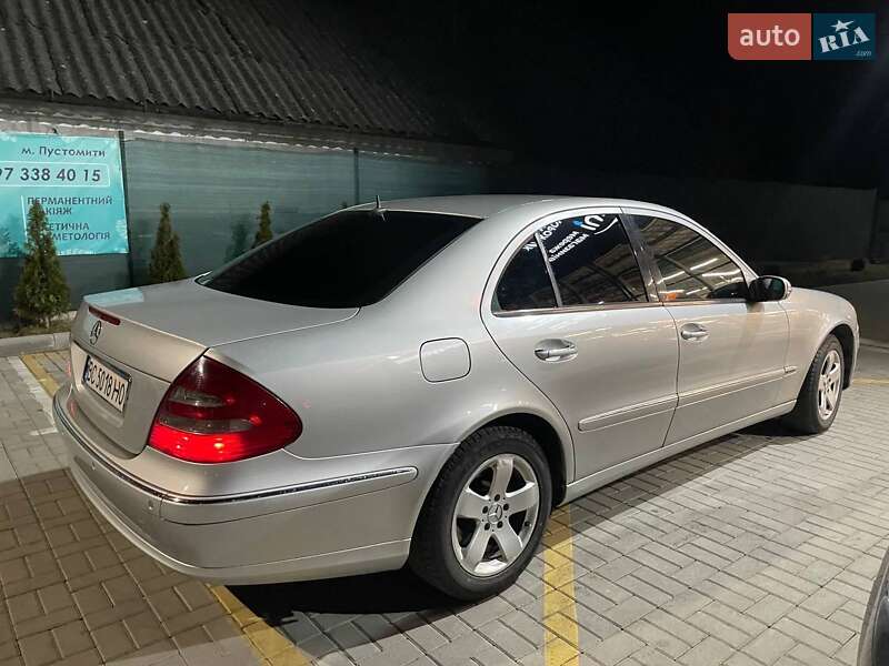 Седан Mercedes-Benz E-Class 2002 в Пустомитах
