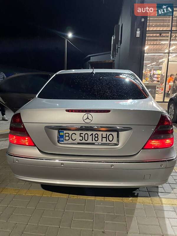 Седан Mercedes-Benz E-Class 2002 в Пустомитах
