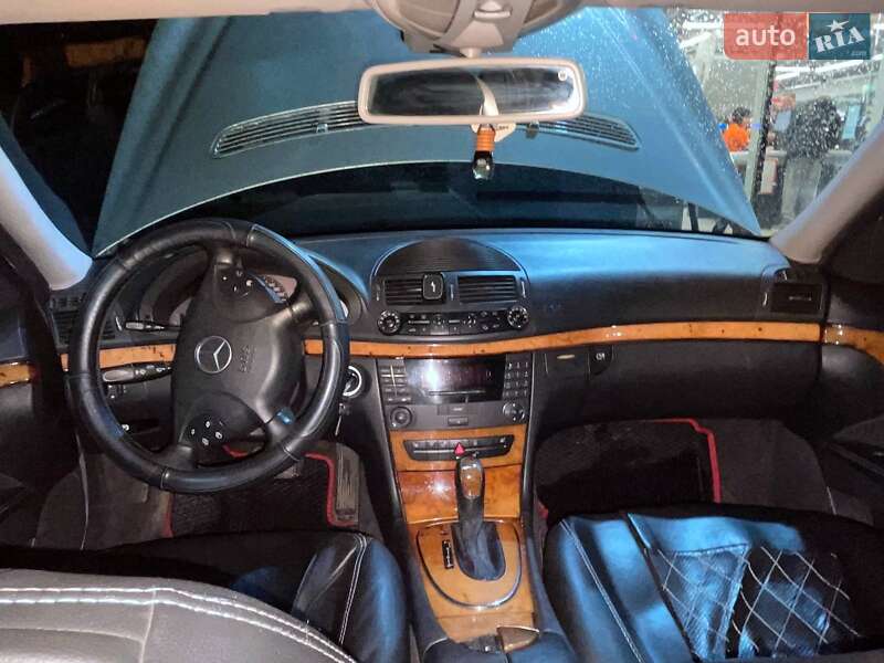 Седан Mercedes-Benz E-Class 2002 в Пустомитах