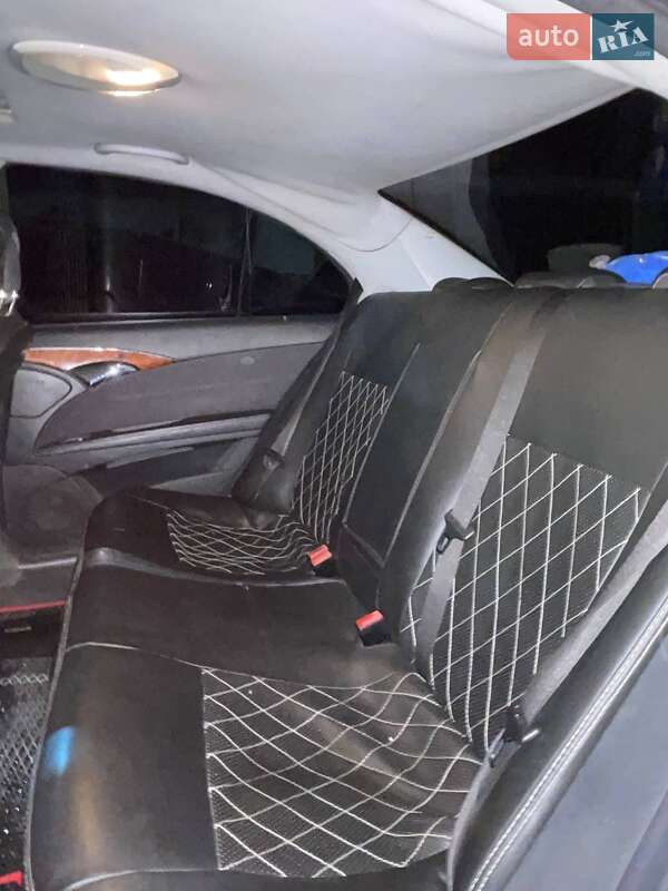 Седан Mercedes-Benz E-Class 2002 в Пустомитах
