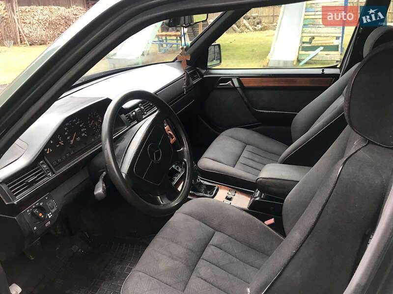 Универсал Mercedes-Benz E-Class 1994 в Яремче