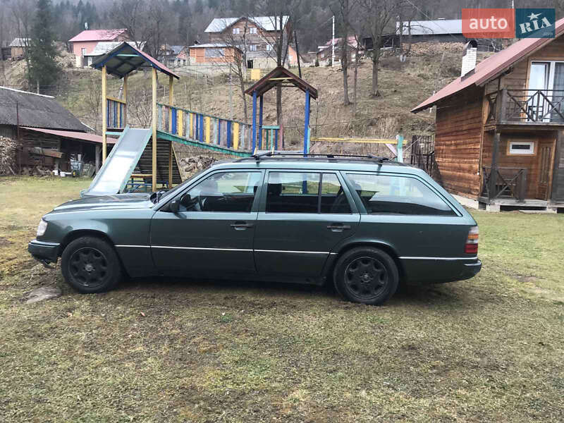 Универсал Mercedes-Benz E-Class 1994 в Яремче