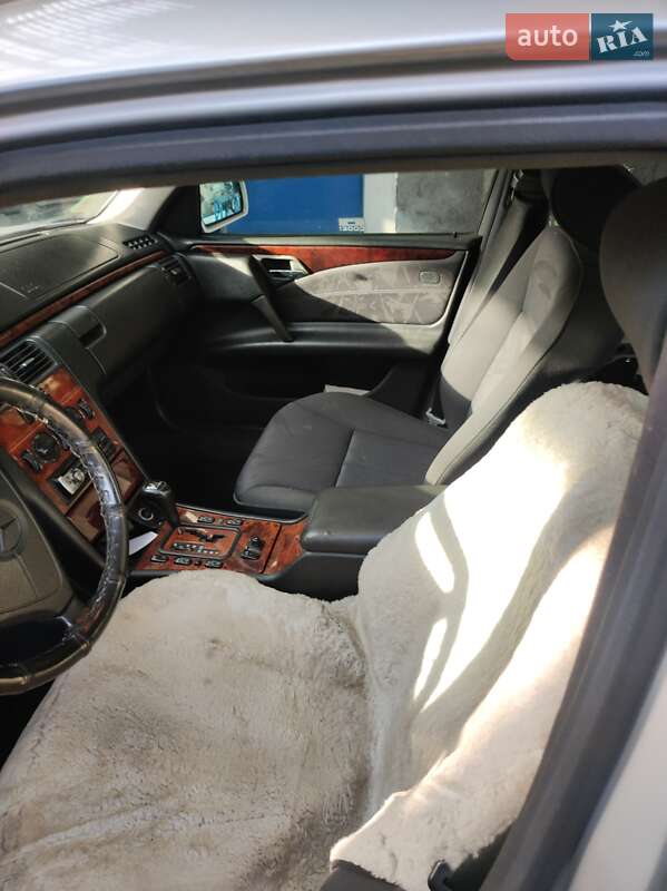 Седан Mercedes-Benz E-Class 1999 в Киеве