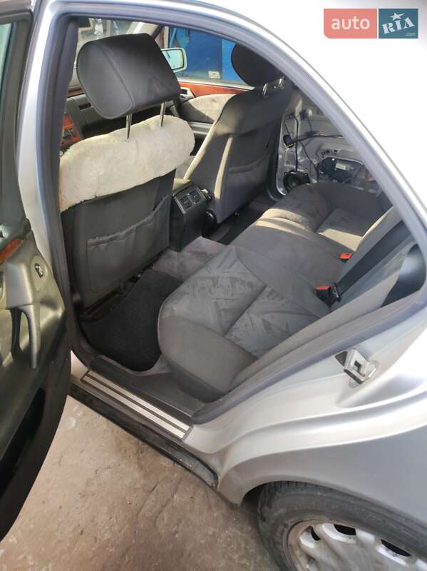 Седан Mercedes-Benz E-Class 1999 в Киеве