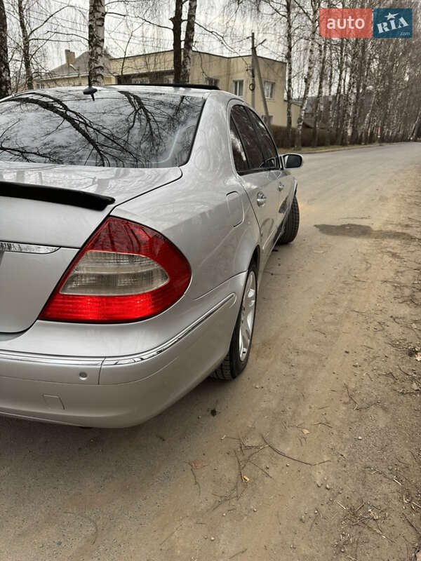 Седан Mercedes-Benz E-Class 2002 в Черновцах