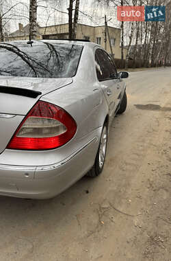 Седан Mercedes-Benz E-Class 2002 в 