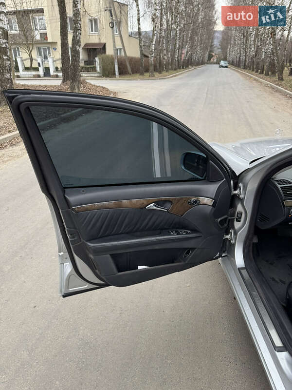 Седан Mercedes-Benz E-Class 2002 в Черновцах