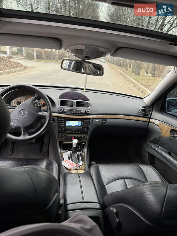 Седан Mercedes-Benz E-Class 2002 в Черновцах