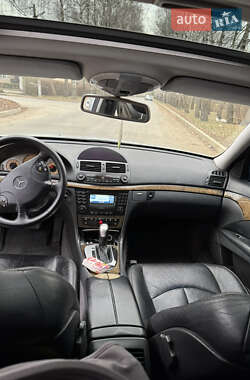 Седан Mercedes-Benz E-Class 2002 в 
