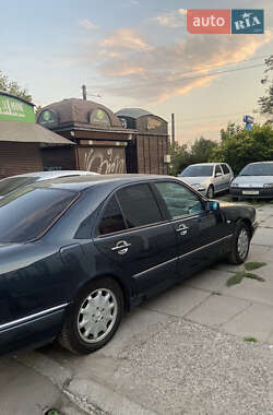 Седан Mercedes-Benz E-Class 1998 в 