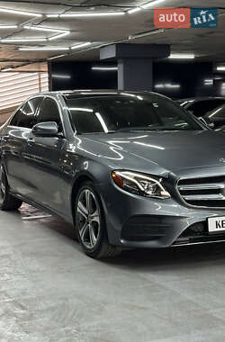 Седан Mercedes-Benz E-Class 2017 в 