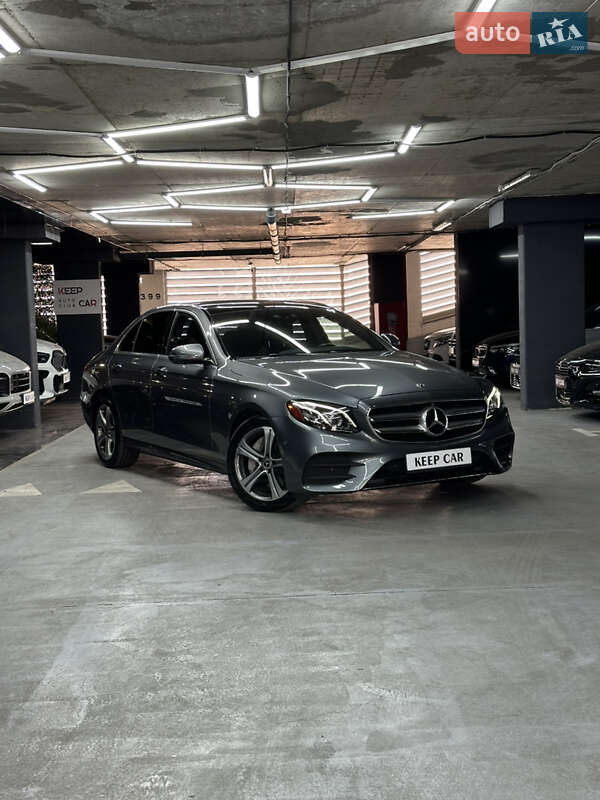 Седан Mercedes-Benz E-Class 2017 в 