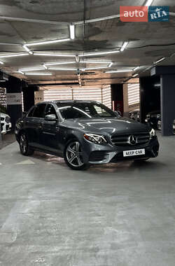 Седан Mercedes-Benz E-Class 2017 в 