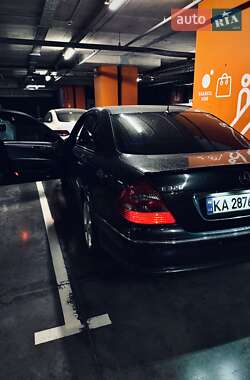 Седан Mercedes-Benz E-Class 2004 в 