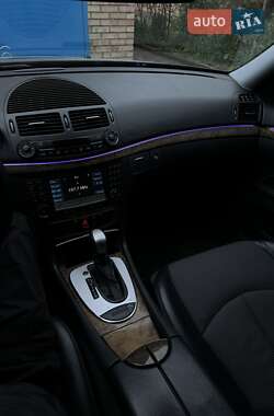 Седан Mercedes-Benz E-Class 2004 в 