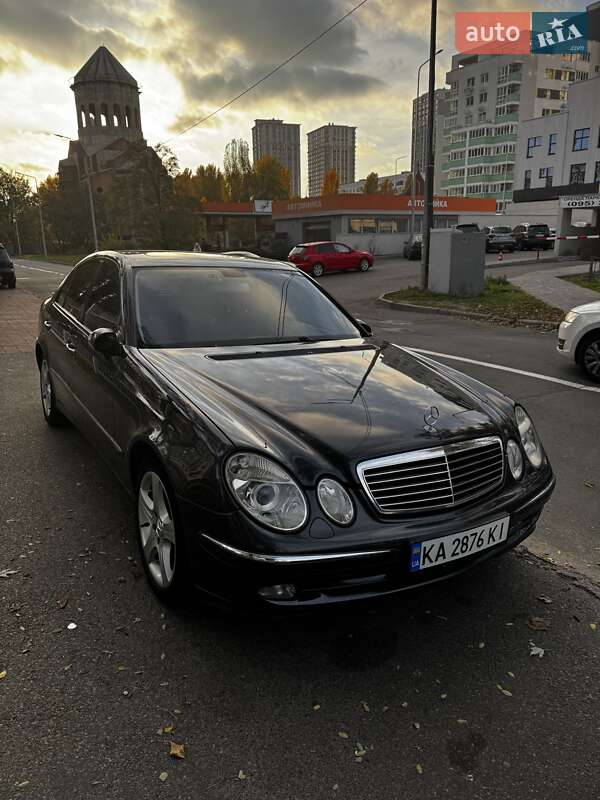 Седан Mercedes-Benz E-Class 2004 в 