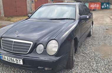 Седан Mercedes-Benz E-Class 2001 в 