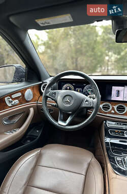 Седан Mercedes-Benz E-Class 2017 в 