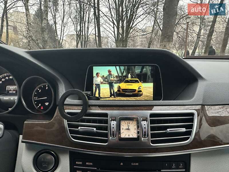 Седан Mercedes-Benz E-Class 2015 в 