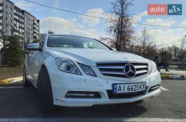 Купе Mercedes-Benz E-Class 2011 в 