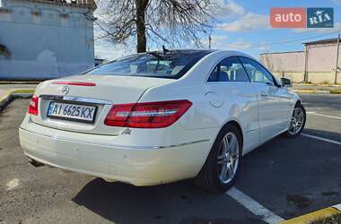 Купе Mercedes-Benz E-Class 2011 в 