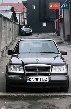 Седан Mercedes-Benz E-Class 1988 в 