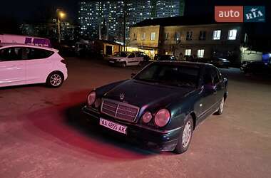 Седан Mercedes-Benz E-Class 1997 в Києві