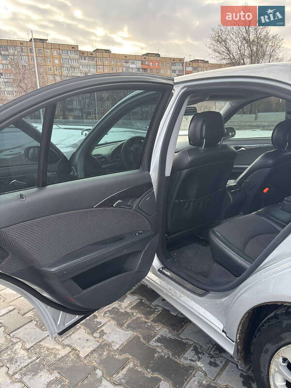 Седан Mercedes-Benz E-Class 2003 в Кривом Роге фото 7 Седан Mercedes-Benz E-Class 2003 в Кривом Роге