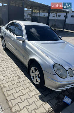 Седан Mercedes-Benz E-Class 2003 в  Седан Mercedes-Benz E-Class 2003 в