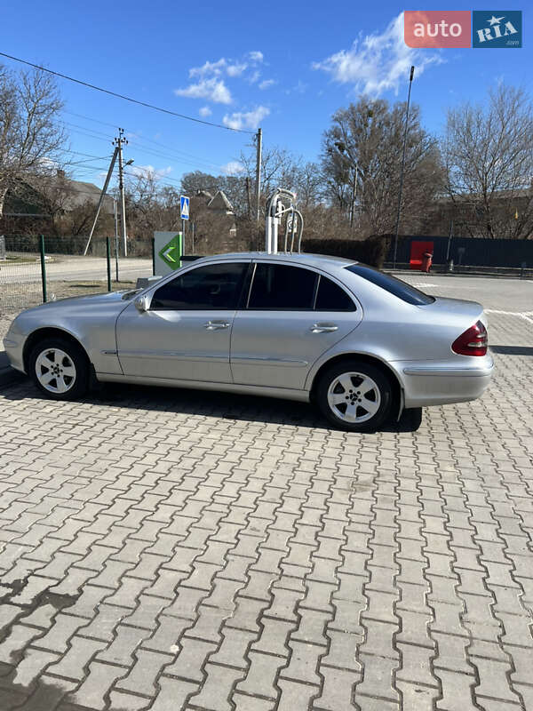 Седан Mercedes-Benz E-Class 2003 в Черновцах