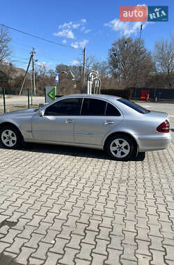 Седан Mercedes-Benz E-Class 2003 в  фото 4 Седан Mercedes-Benz E-Class 2003 в