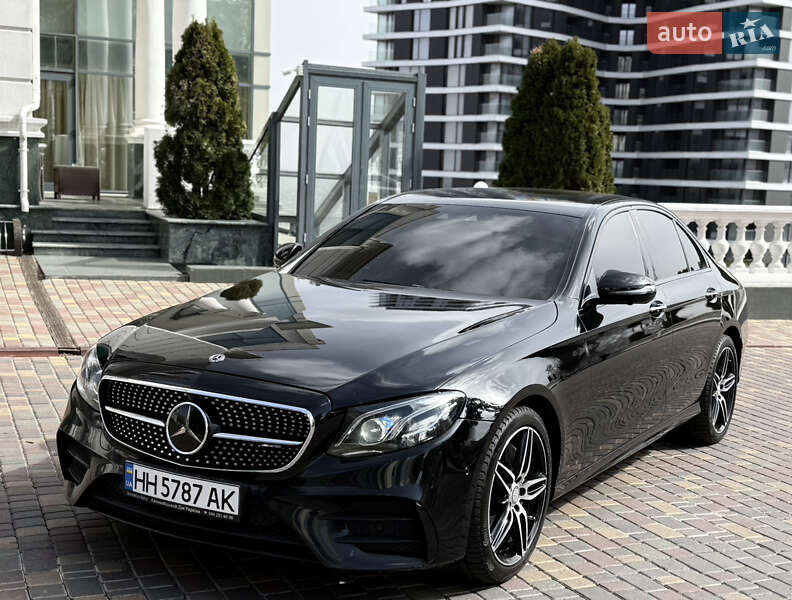 Седан Mercedes-Benz E-Class 2016 в Киеве