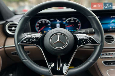 Седан Mercedes-Benz E-Class 2022 в 