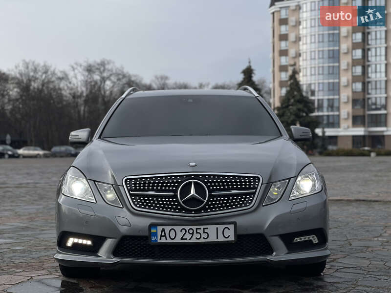 Универсал Mercedes-Benz E-Class 2011 в 
