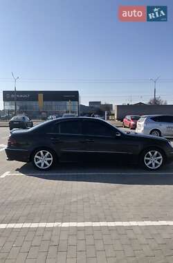 Седан Mercedes-Benz E-Class 2003 в  фото 9 Седан Mercedes-Benz E-Class 2003 в