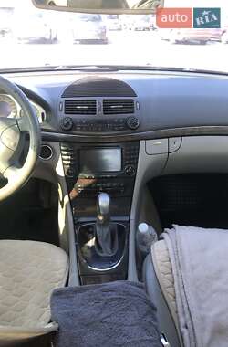 Седан Mercedes-Benz E-Class 2003 в  фото 19 Седан Mercedes-Benz E-Class 2003 в