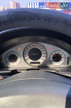 Седан Mercedes-Benz E-Class 2003 в  фото 21 Седан Mercedes-Benz E-Class 2003 в