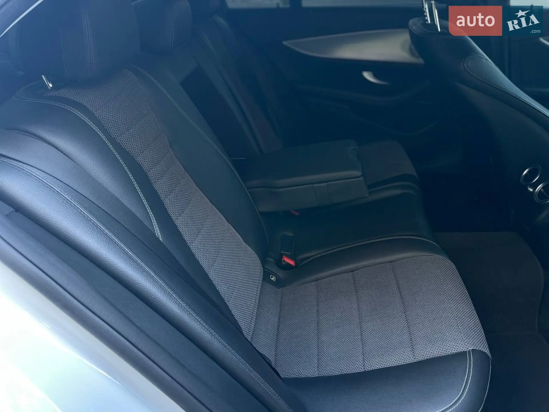 2016 Mercedes-Benz E-klasse - мініатюра 21