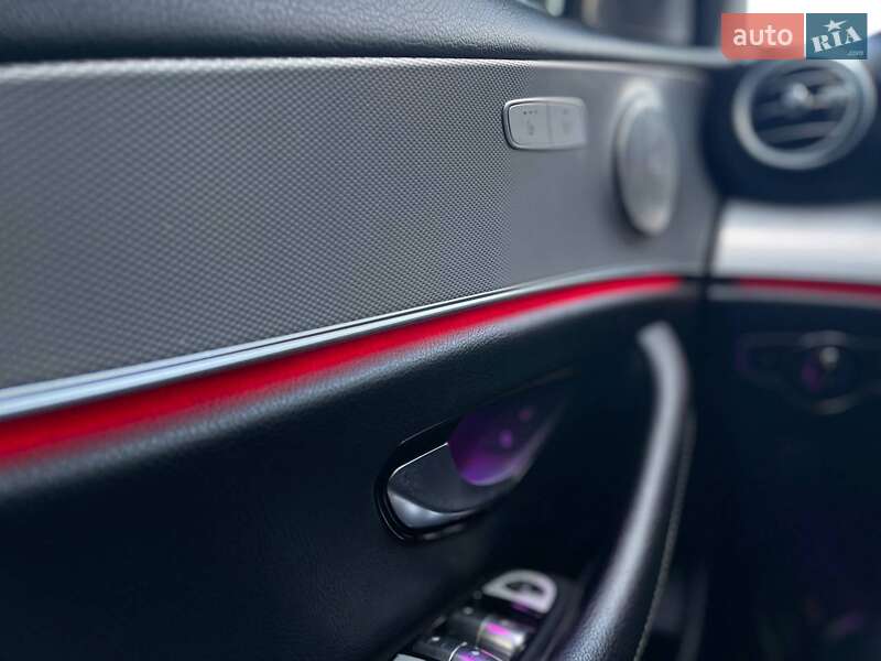 Седан Mercedes-Benz E-Class 2016 в Южному