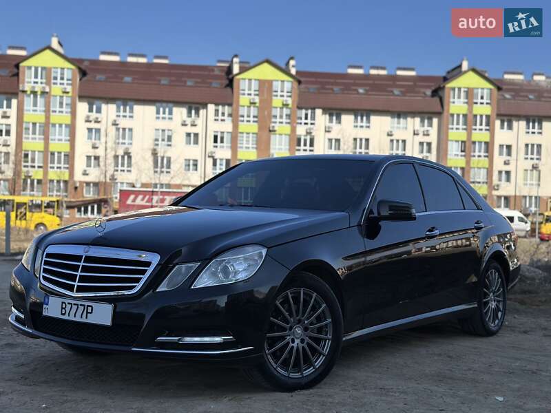 Седан Mercedes-Benz E-Class 2012 в 