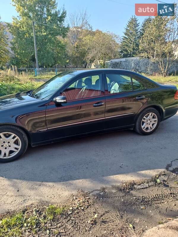 Седан Mercedes-Benz E-Class 2005 в Костополе