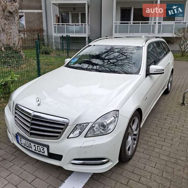 Mercedes-Benz E-Class 2011